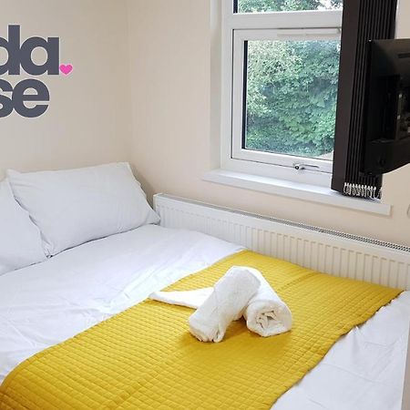 Kunda House Bournbrook Villa Birmingham Bagian luar foto