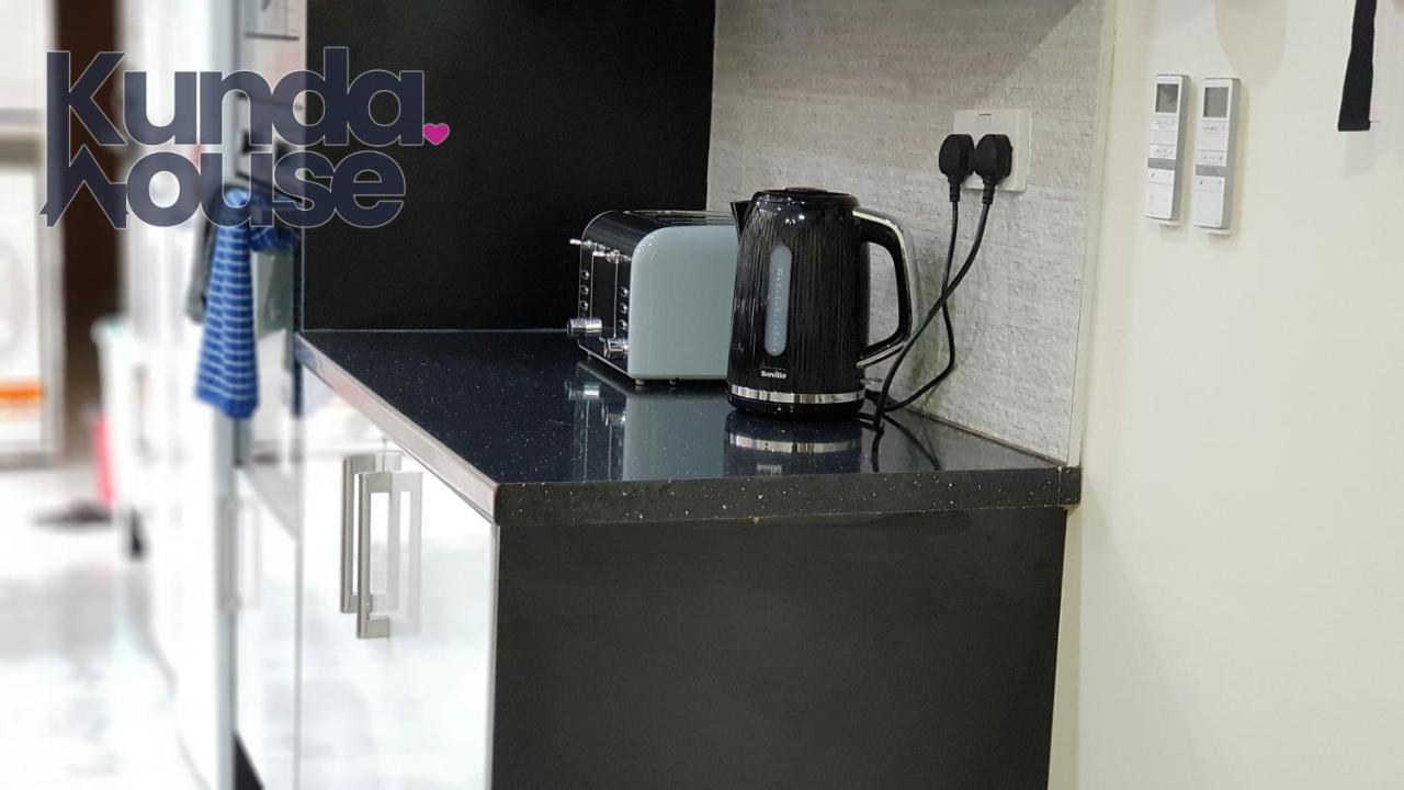 Kunda House Bournbrook Villa Birmingham Bagian luar foto